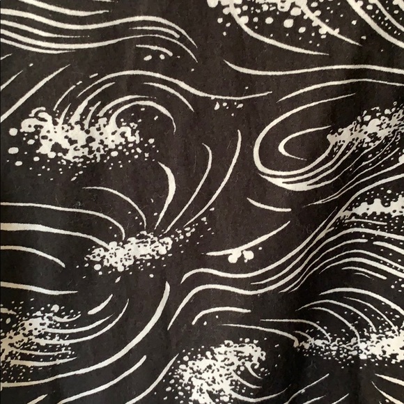 American Eagle Wave Button Down - Picture 2 of 3